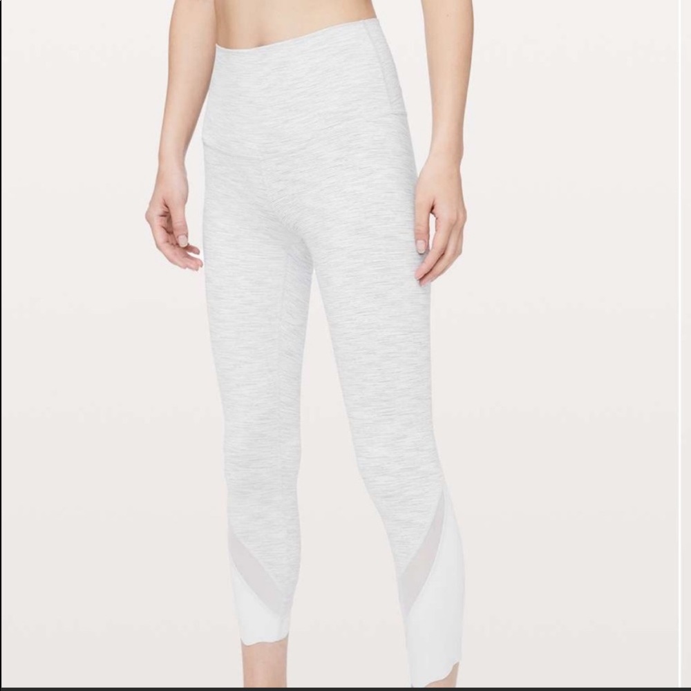Lululemon Wunder Under Crop II Roll Down Scallop Luxtreme 24”